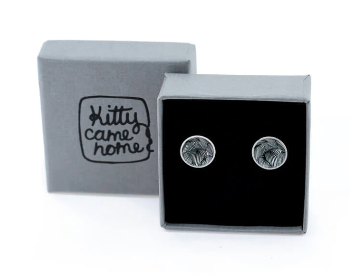 Kitty Came Home - Luscious Leafy Lines, 12mm DC Stud