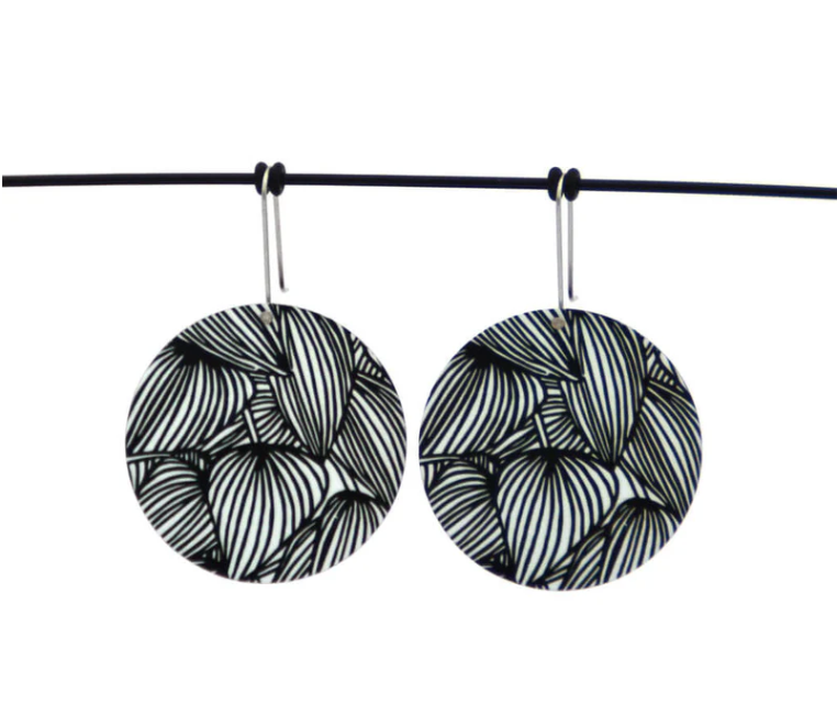 Kitty Came Home - Luscious Leafy Lines, 36mm circle CML Drop Hook